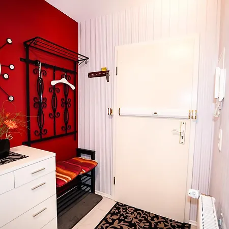 Amina 3, Strandnah Apartament *
