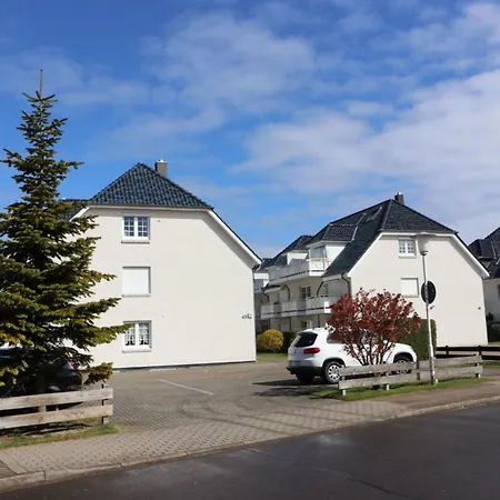 Amina 3, Strandnah Apartament *